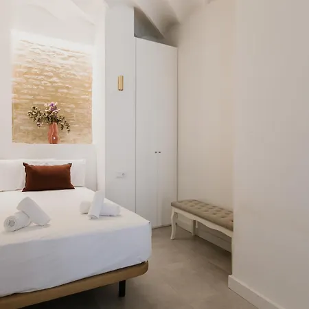 New - Family Next To Duenas Palace Apartment